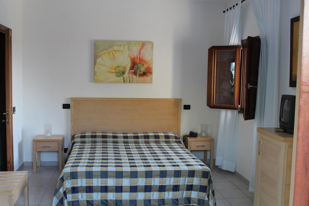 Albergo Villa Vittoria Rodi Garganico Habitación foto
