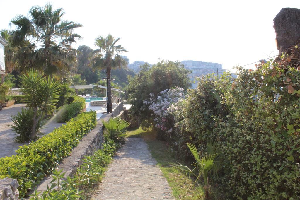 Albergo Villa Vittoria Rodi Garganico Exterior foto