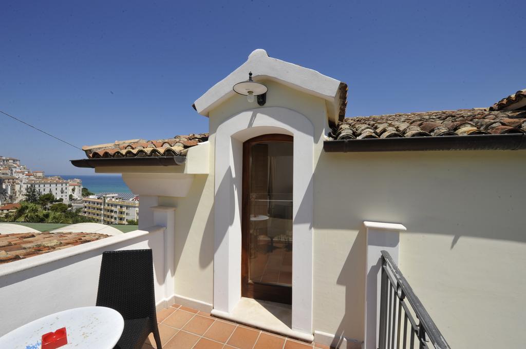 Albergo Villa Vittoria Rodi Garganico Exterior foto